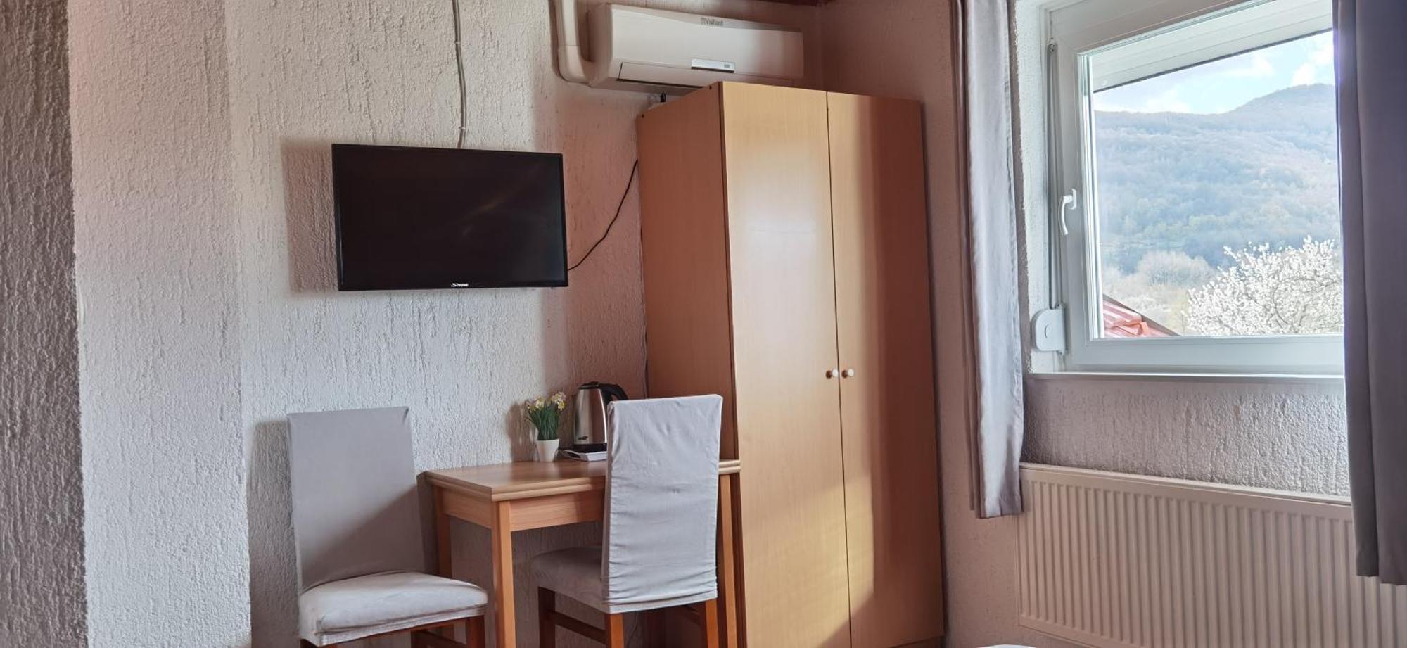 House Viktoria Hotel Seliste Dreznicko Exterior photo